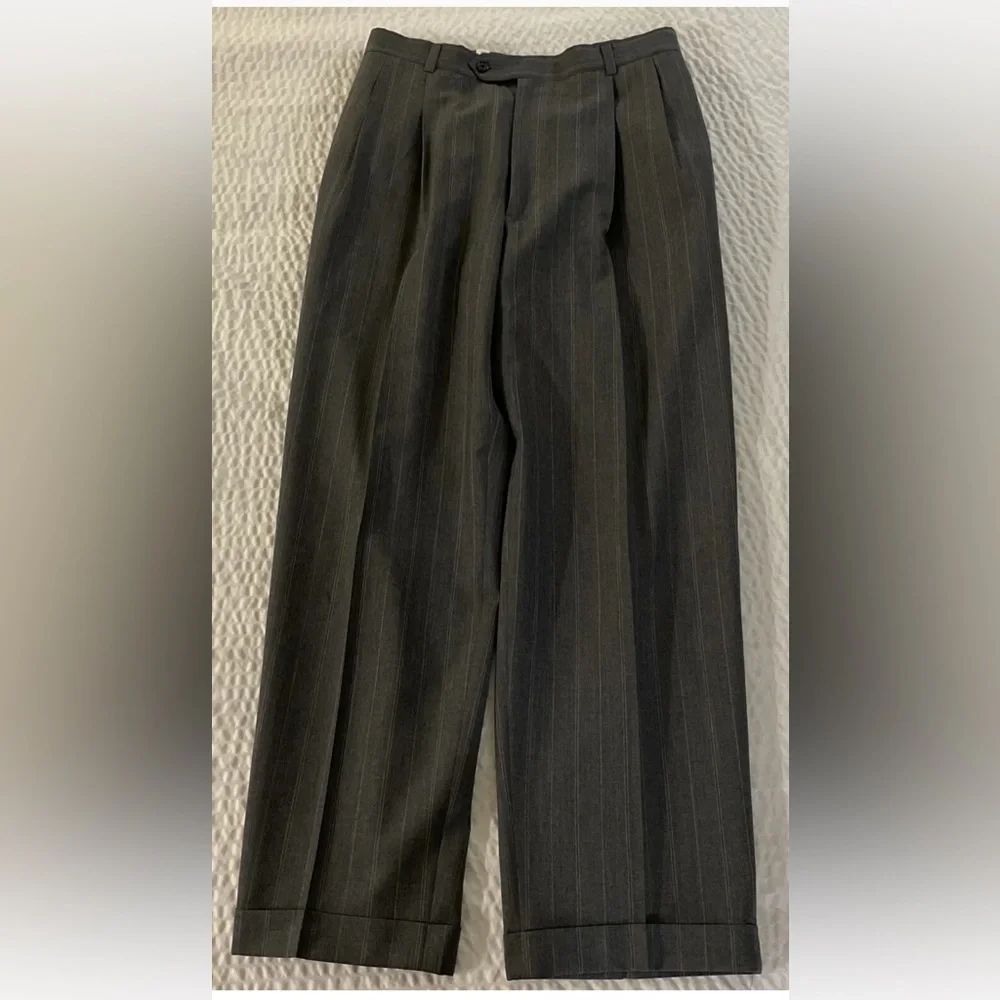 TOMMY HILFIGER Made in USA Vintage Everyday Gray Wool‎ Stripe Suit Size 42